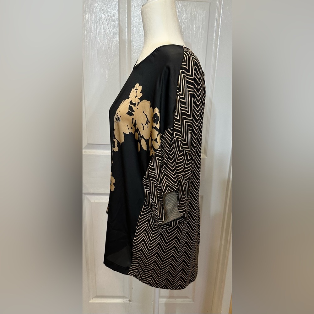 Chico’s Top Tunic black gold flower floral gold abstract design size 2 - Picture 4 of 7